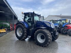 New Holland T7.225 blue power edition